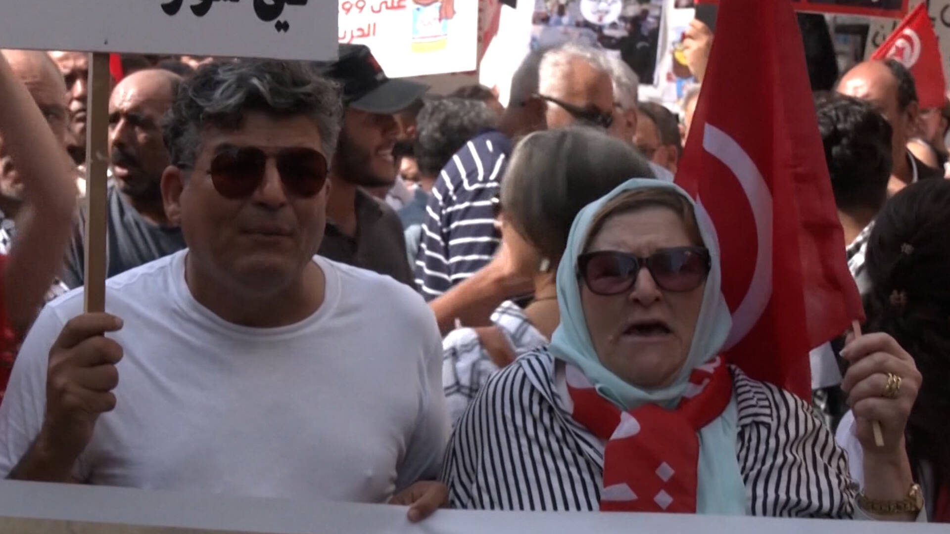 Thousands March in Tunisia Against President Ka&iuml;s Sa&iuml;ed